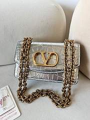 Okify Valentino Garavani Vain Bag In Silver Crocodile Patent 19.5x13x7cm - 1