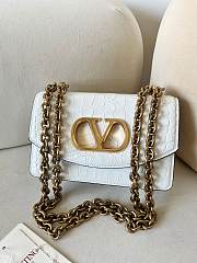 Okify Valentino Garavani Vain Bag In White Crocodile Patent 19.5x13x7cm - 1