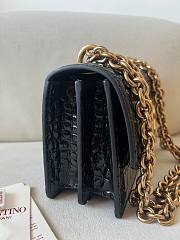 Okify Valentino Garavani Vain Bag In Black Crocodile Patent 19.5x13x7cm - 5