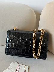 Okify Valentino Garavani Vain Bag In Black Crocodile Patent 19.5x13x7cm - 3