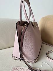 Okify Valentino Garavani Rockstud Grained Calfskin Bag In Pink 28x21x14cm  - 5