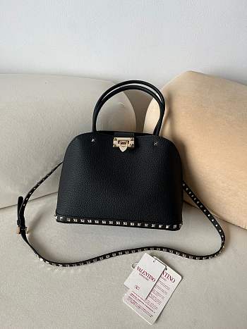 Okify Valentino Garavani Rockstud Grained Calfskin Bag In Black 28x21x14cm 