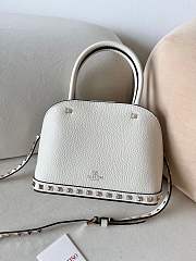 Okify Valentino Garavani Rockstud Grained Calfskin Bag In White 21x15x10cm  - 5