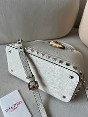 Okify Valentino Garavani Rockstud Grained Calfskin Bag In White 21x15x10cm  - 3