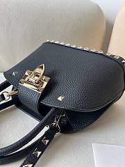 Okify Valentino Garavani Rockstud Grained Calfskin Bag In Black 21x15x10cm  - 4