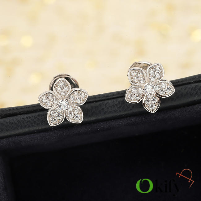 Okify Graff Flowers Silver Earrings 20817 - 1