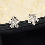 Okify Graff Flowers Silver Earrings 20817 - 1