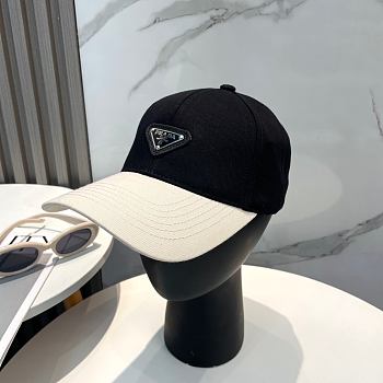 Okify Prada Black And White Cap 20953