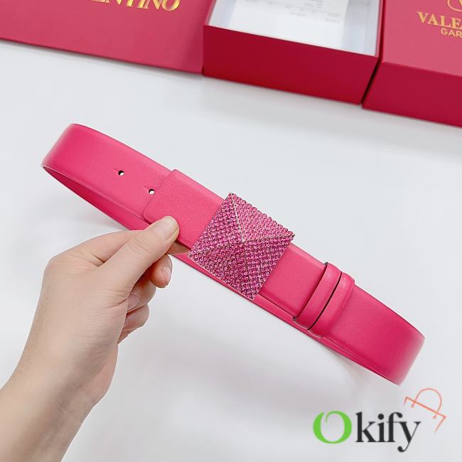 Okify Valentino Pyramid Diamond Buckle Belt In Full Dark Pink 4cm - 1