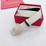 Okify Valentino Pyramid Diamond Buckle Belt In White 4cm - 4