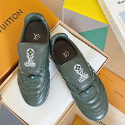 Okify Louis Vuitton Footprint Soccer Sneakers In Green 1AHAHV EU35-45  - 2