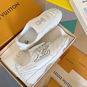 Okify Louis Vuitton Footprint Soccer Sneakers In White 1AHDO4 EU35-45  - 5