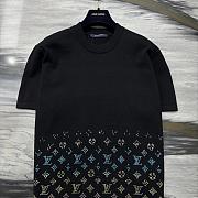 Okify Louis Vuitton Gradient Monogram Black T-shirt 21114 - 4