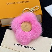 Okify Louis Vuitton Vivienne Fur Keychain M01447 - 6