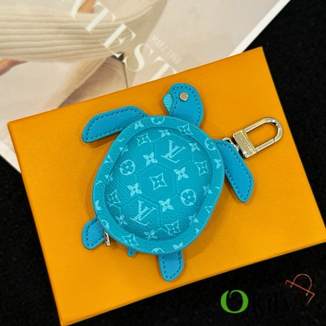 Okify Louis Vuitton Turtle Pouch Bag Charm 21279 - 1