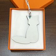 Okify Hermes Fox Double Side Bag Charm In Black And White  - 1