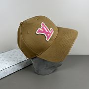 Okify Louis Vuitton Brown Baseball Cap With Pink Logo  - 4