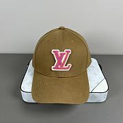 Okify Louis Vuitton Brown Baseball Cap With Pink Logo  - 1