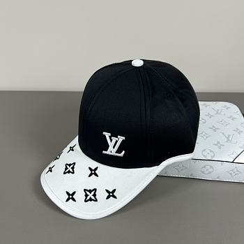 Okify Louis Vuitton Black And White Baseball Cap 