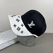 Okify Louis Vuitton Black And White Baseball Cap  - 3