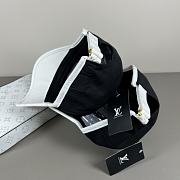 Okify Louis Vuitton Black And White Baseball Cap  - 5