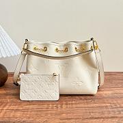 Okify Louis Vuitton Bundle Bag In Cream M25452 28x20x11.5cm - 1