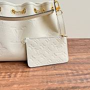 Okify Louis Vuitton Bundle Bag In Cream M25452 28x20x11.5cm - 3