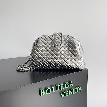 Okify Bottega Veneta Small Lauren 1980 Metallic Clutch In Silver 27x15x8cm