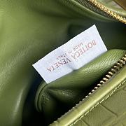 Okify Bottega Veneta Jodie Crocodile Bag In Matcha Green 28x23x8cm  - 3