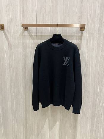 Okify Louis Vuitton Black Sweater SML 21569