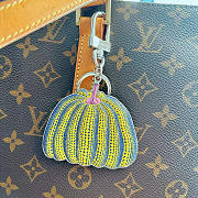 Okify Louis Vuitton Yayoi Kusama Yellow Pumpkin Key Chain  - 3