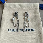 Okify Louis Vuitton Silver Earrings With Pearls - 3