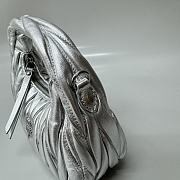 Okify MiuMiu Small Wander Matelassé Nappa Leather Hobo Bag In Silver 20x17x6cm  - 3