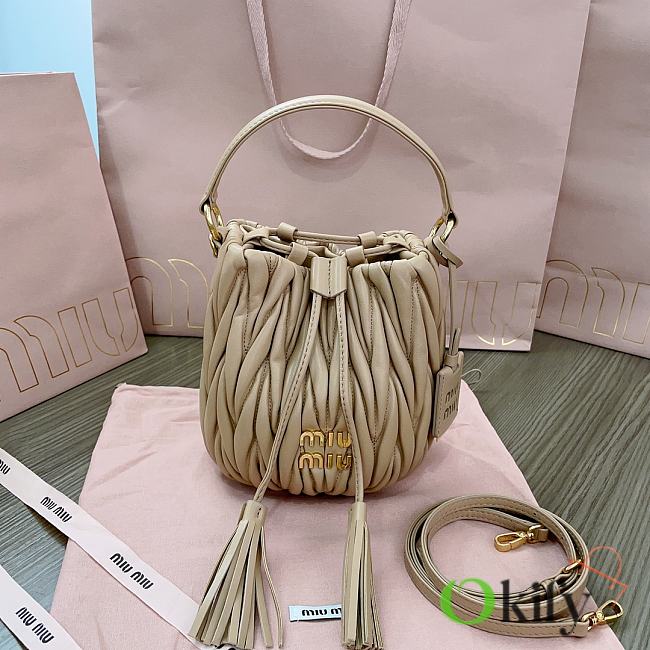 Okify MiuMiu Matelassé Nappa Leather Bucket Bag In Beige 17x15x10cm  - 1