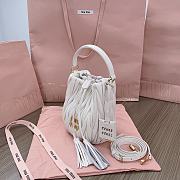 Okify MiuMiu Matelassé Nappa Leather Bucket Bag In White 17x15x10cm  - 4