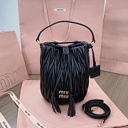 Okify MiuMiu Matelassé Nappa Leather Bucket Bag In Black 20x18x14cm  - 1