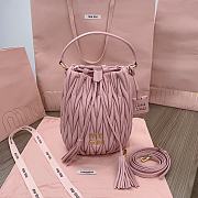 Okify MiuMiu Matelassé Nappa Leather Bucket Bag In Pink 20x18x14cm  - 1