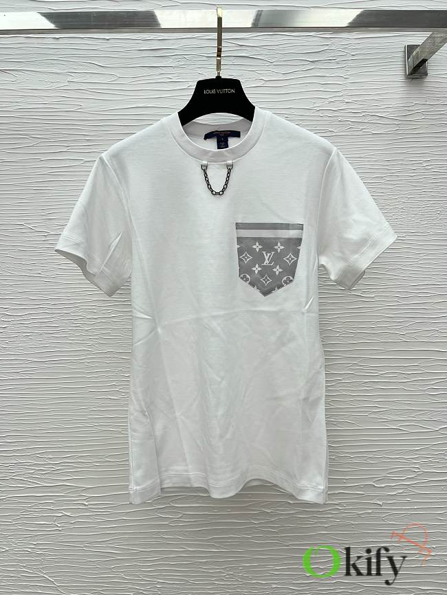 Okify Louis Vuitton White T-shirt With Gray Pocket  - 1
