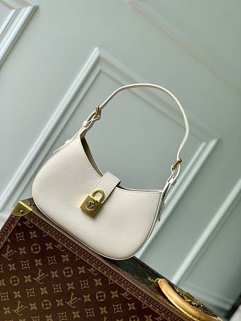 Okify Louis Vuitton Low Key Shoulder Bag In White M24990 26x18x7cm