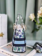 Okify Dior Lady D-Lite White Bag With Blue Tone Flowers 24x20x11cm - 5