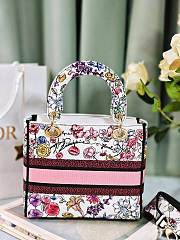 Okify Dior Lady D-Lite White Bag With Pink Tone Flowers 24x20x11cm - 4