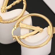Okify Versace V Circle Gold Earrings - 3