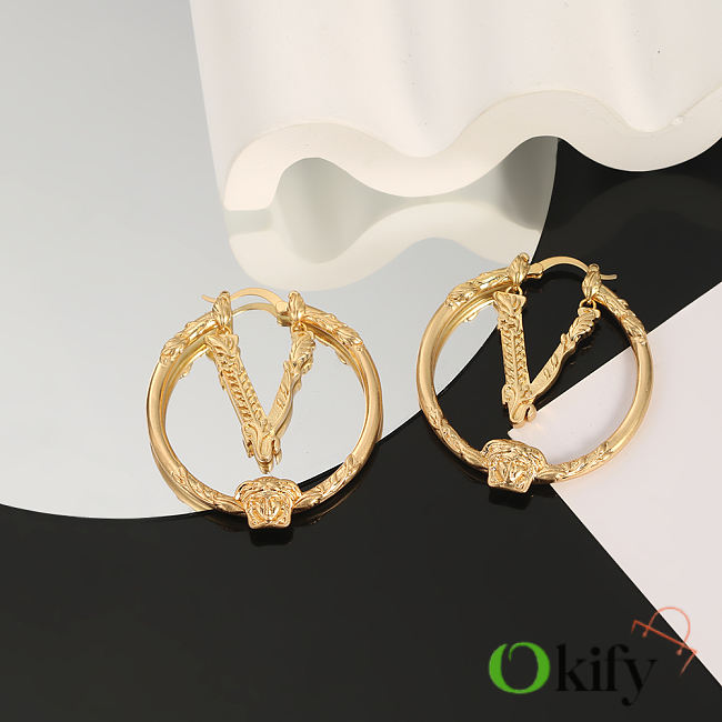 Okify Versace V Circle Gold Earrings - 1