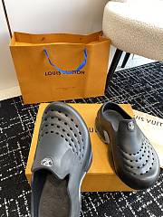Okify Louis Vuitton Shark Clog Slippers In Black 5cm 1ABSN6 EU39-45 - 4