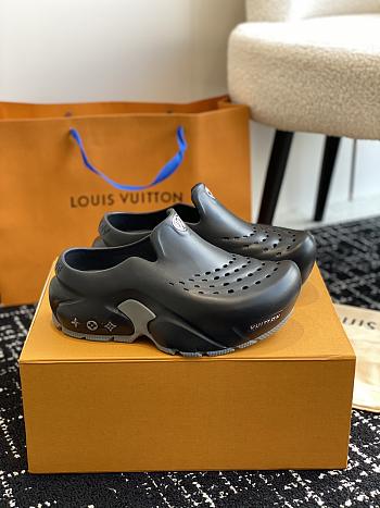 Okify Louis Vuitton Shark Clog Slippers In Black 5cm 1ABSN6 EU39-45