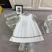 Okify Burberry Set Of White Tank Top And Shorts For Kids - 5