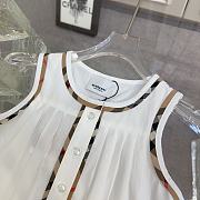 Okify Burberry Set Of White Tank Top And Shorts For Kids - 4