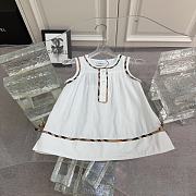 Okify Burberry Set Of White Tank Top And Shorts For Kids - 3