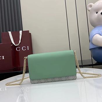 Okify Gucci Emblem Wallet On Chain In Green 20x13x4cm 