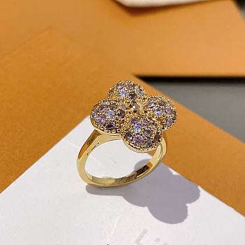 Okify Louis Vuitton Pink Diamond Four-Leaf Clover Ring 